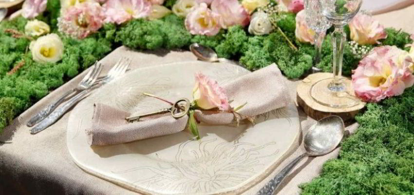 wedding ideas - floral table setting, pastel plate, napkin ring