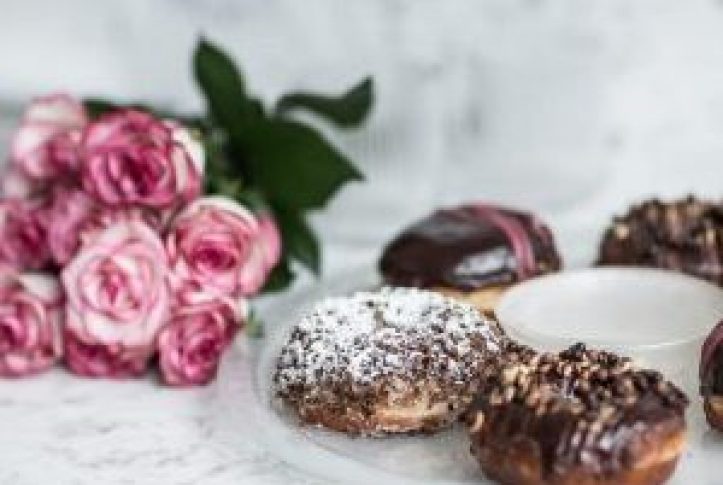 Donut display on Heme - the white round donut platter for donut day